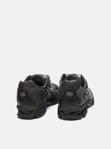 ASICS x Unaffected GEL-NIMBUS 10.1	021 Gunmetal/Black, Sneakers