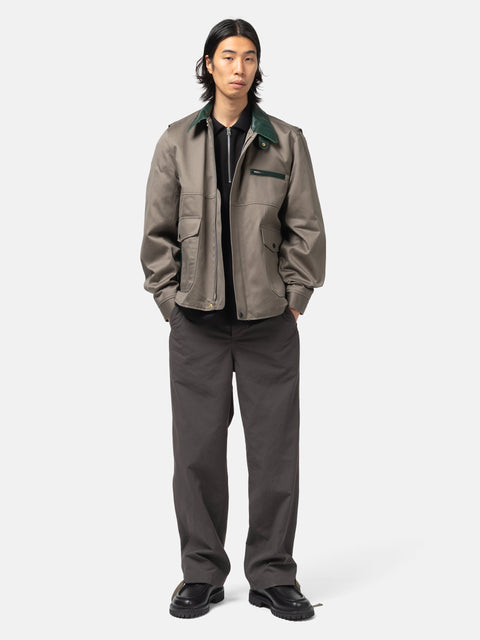 full-body of the model wearing the sacai Weathercloth Pants Khaki